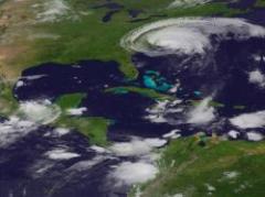 Estados Unidos se prepara para lo peor del huracán Irene