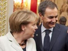 Merkel felicita a Zapatero por la reforma constitucional