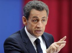 Sarkozy reúne a los suyos tras histórica derrota electoral