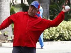 Chávez practica baseball ante la prensa