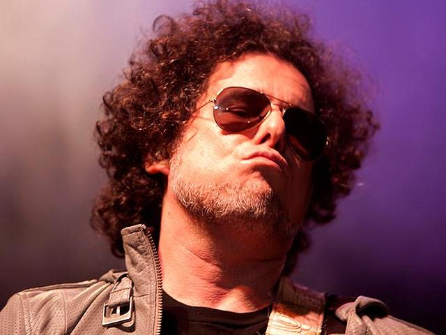 Calamaro se emborrachó en pleno concierto en EEUU