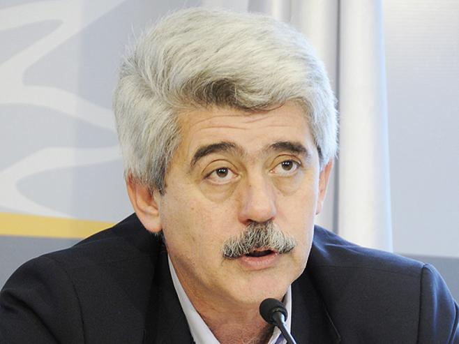 Brenta, Untmra y empresarios al Parlamento