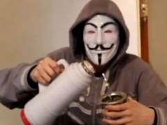 Parodia: ¿por qué Anonymous no aniquiló a Facebook?