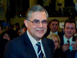 Grecia cumplirá para seguir recibiendo ayuda económica