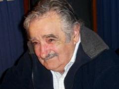 Mujica convocará a la oposición sobre política exterior