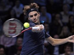 Federer avasalló a Nadal en la Copa de Maestros