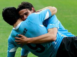 Suárez y Cavani en carrera para estar en la oncena de oro