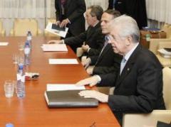 UE inicia cita clave en busca de una solución a la crisis