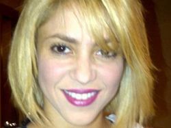 Shakira estrenó nuevo look Shakira estrenó nuevo look