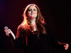 La cantante Adele lideró las ventas en 2011