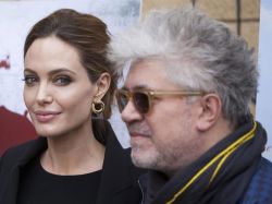 Angelina Jolie le pidió trabajo a Pedro Almodóvar