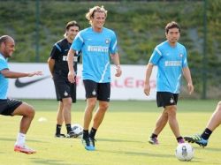 Se lesionó Forlán; no se sabe hasta cuándo estará inactivo