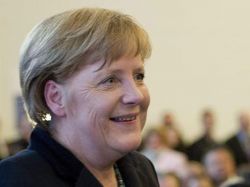 UE: Merkel pide integración para salvar proyecto