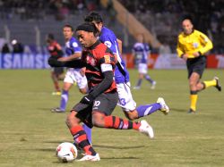 Flamengo se lleva un gol doble de su derrota en Potosí