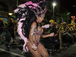 Comenzó el Carnaval uruguayo con una fiesta casi completa