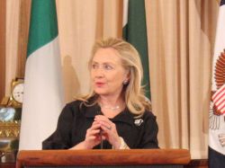 Clinton presiona a ONU a actuar contra violencia en Siria