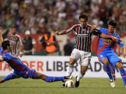 Un irregular Fluminense se impuso ante Arsenal