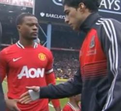 Evra intentó agredir a Luis Suárez en el descanso