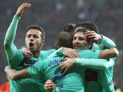 El Barça acaricia los cuartos de final de la Champions League