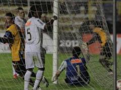 Sorpresa para Santos: debutó cayendo ante The Strongest