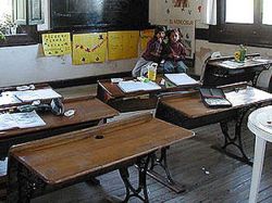 Alertan por falta de personal para reparar aulas