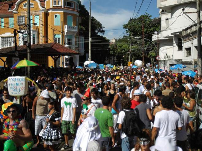 Río vive desde un carnaval renovado para atraer turistas