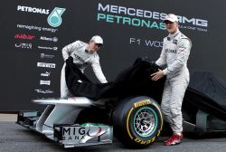 F1: estrenan el "elegante y sofisticado" W03 de Mercedes