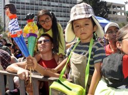 Multitudinario homenaje al Chavo del Ocho en México