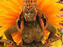 Las bellas 'garotas' del Carnaval 2012 en Río de Janeiro