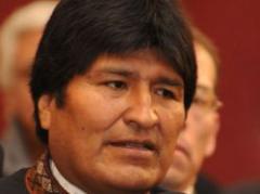 Evo Morales debutó como conductor de radio