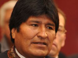 Evo Morales debutó como conductor de radio