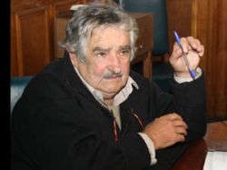 Oposición marcó aciertos y errores de Mujica