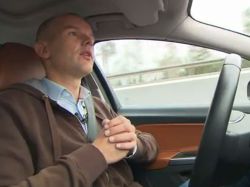 Conducir sin manos es posible