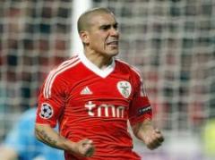 Maxi Pereira determinante para la clasificación de Benfica