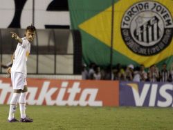 Triplete de Neymar para ganarle a Internacional