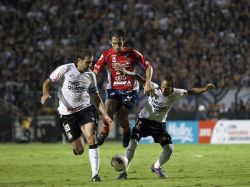 Corinthians se hace respetar ante Nacional