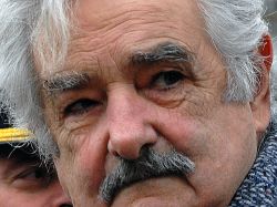 Mujica descartó medidas restrictivas con Argentina