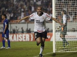 Corinthians se impone a Cruz Azul