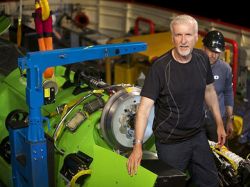 James Cameron llegó al lugar más profundo del mar