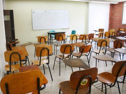 Gobierno molesto con ADES pero insiste con el diálogo