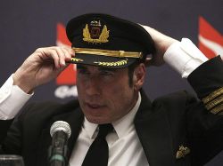 Travolta llegó a Chile piloteando un Boeing 707 de Qantas Travolta llegó a Chile piloteando un Boeing 707 de Qantas