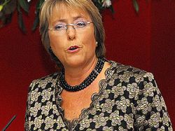 Chile: Gobierno investiga muerte de padre de Bachelet Chile: Gobierno investiga muerte de padre de Bachelet