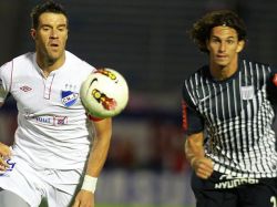 Nacional ganó bajo lluvia y sigue en la Copa Libertadores