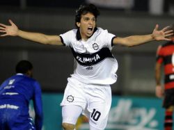 Olimpia consigue un ajustado triunfo ante Flamengo