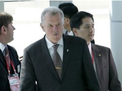 El presidente húngaro plagió su título de doctor