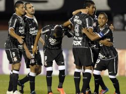 Corinthians sella su pase a octavos