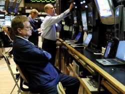 Las acciones de la petrolera YPF cayeron un tercio