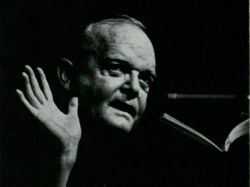 Subastaron la máquina de escribir de Truman Capote