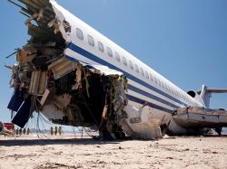 Estrellan un Boeing 727 para experimento científico