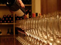 Para brindar: consumo de vino tinto alarga la vida humana